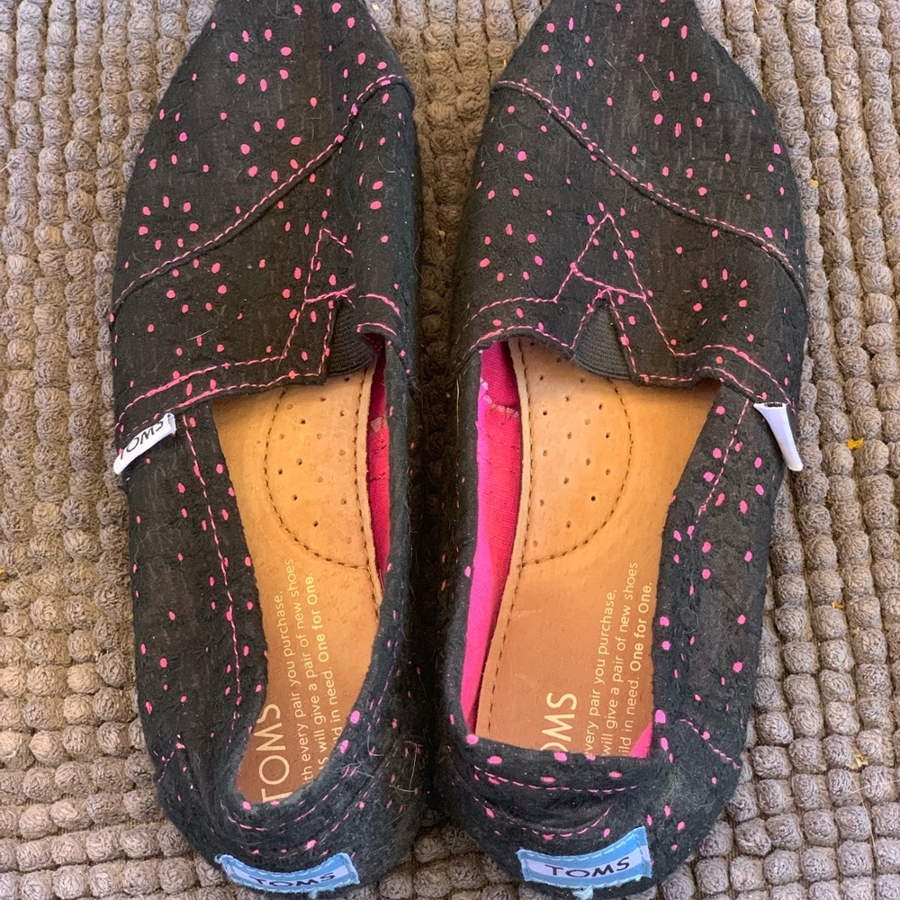Toms